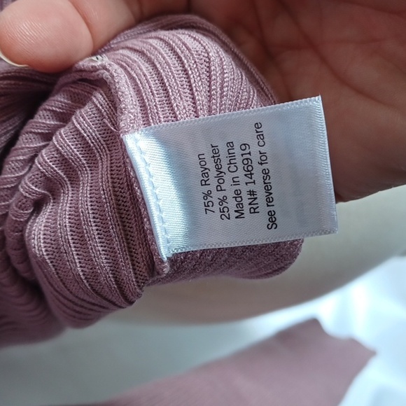 Nine West Rib Crewneck Sweater, Size L Lilac, 19" PTP, 23" L - Picture 6 of 8